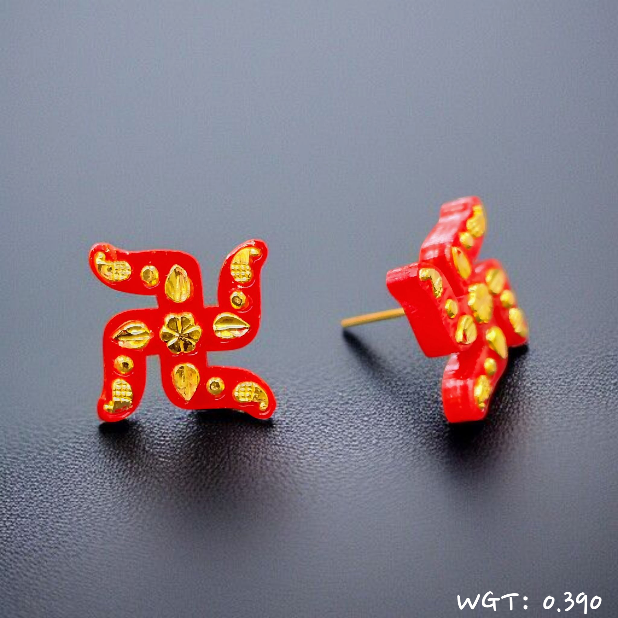 (GPER) TRJ WGT: 0.390 GM APPROX HUID HALLMARK 22KT GOLD POLA TOPS 1 PAIR FOR WOMEN.