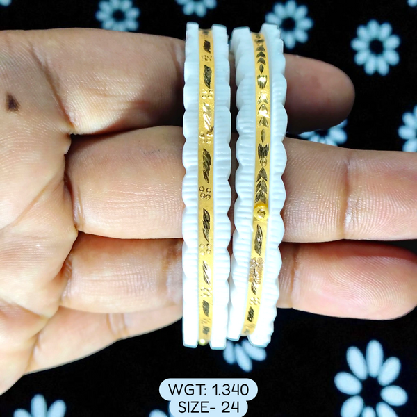 TRJ (SIZE: 24) WGT: 1.340 GM APPROX HUID HALLMARK 22KT GOLD SAKHA BANGLES 1 PAIR DESIGN FOR REGULAR USE.