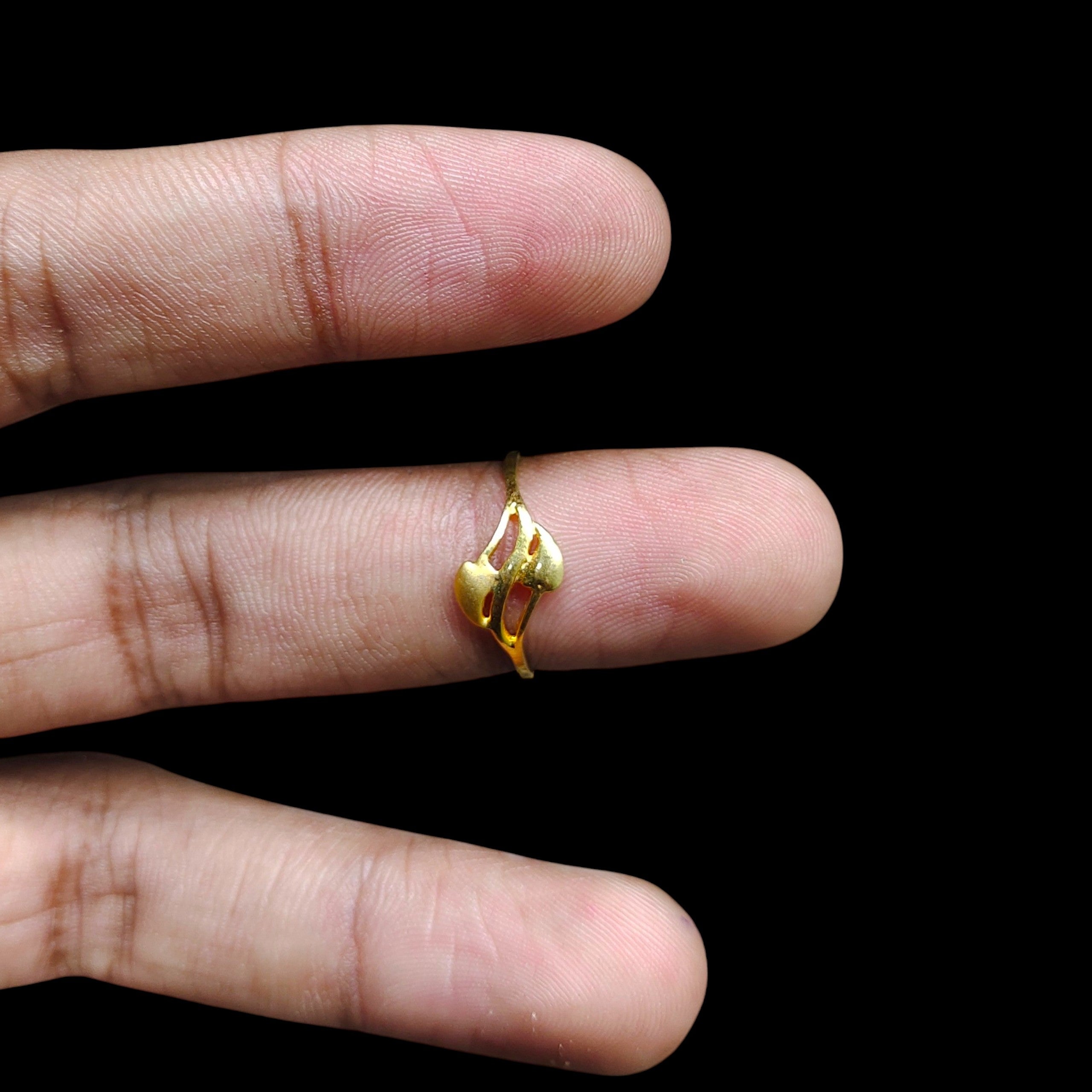LADIES RING- (SIZE: 13) WGT: 0.780 GM APPROX 14KT HALLMARK GOLD RING FOR WOMEN 1 PIECE.