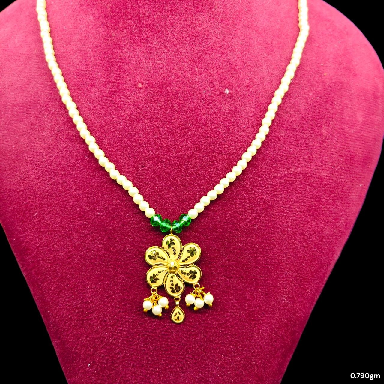 GOLD LOCKET- (WGT: 0.790 GM APPROX) BIS CERTIFIED HUID HALLMARK 9KT GOLD LOCKET 1 PIECE FOR WOMEN (WITH MOTI CHAIN).