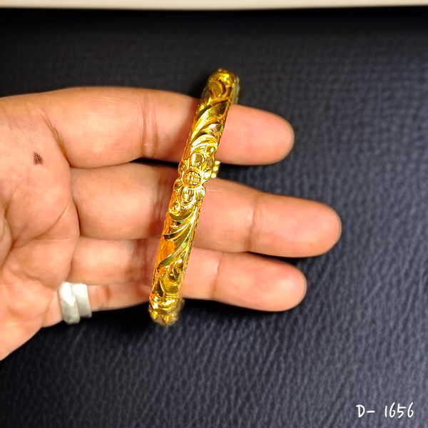 TRJ (SIZE: 28) HALLMARK 22KT GOLD COVERING BALA 1 PIECE APPROX WGT: 2.700 GM WITH XRF BARCODE PURITY CARD FOR WOMEN - (BILL & CARD MANDATORY- FOR EXCHANGE LIFETIME IN STORE ONLY).