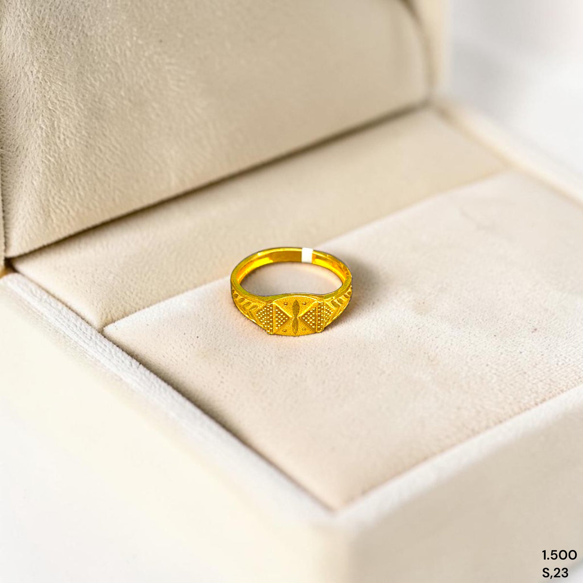 GENTS RING- (FVI458) TRJ (SIZE:23) (WGT: 1.500 GM APPROX) BIS CERTIFIED HUID HALLMARK 375 9KT GOLD FINGER RING FOR MEN 1 PIECE.