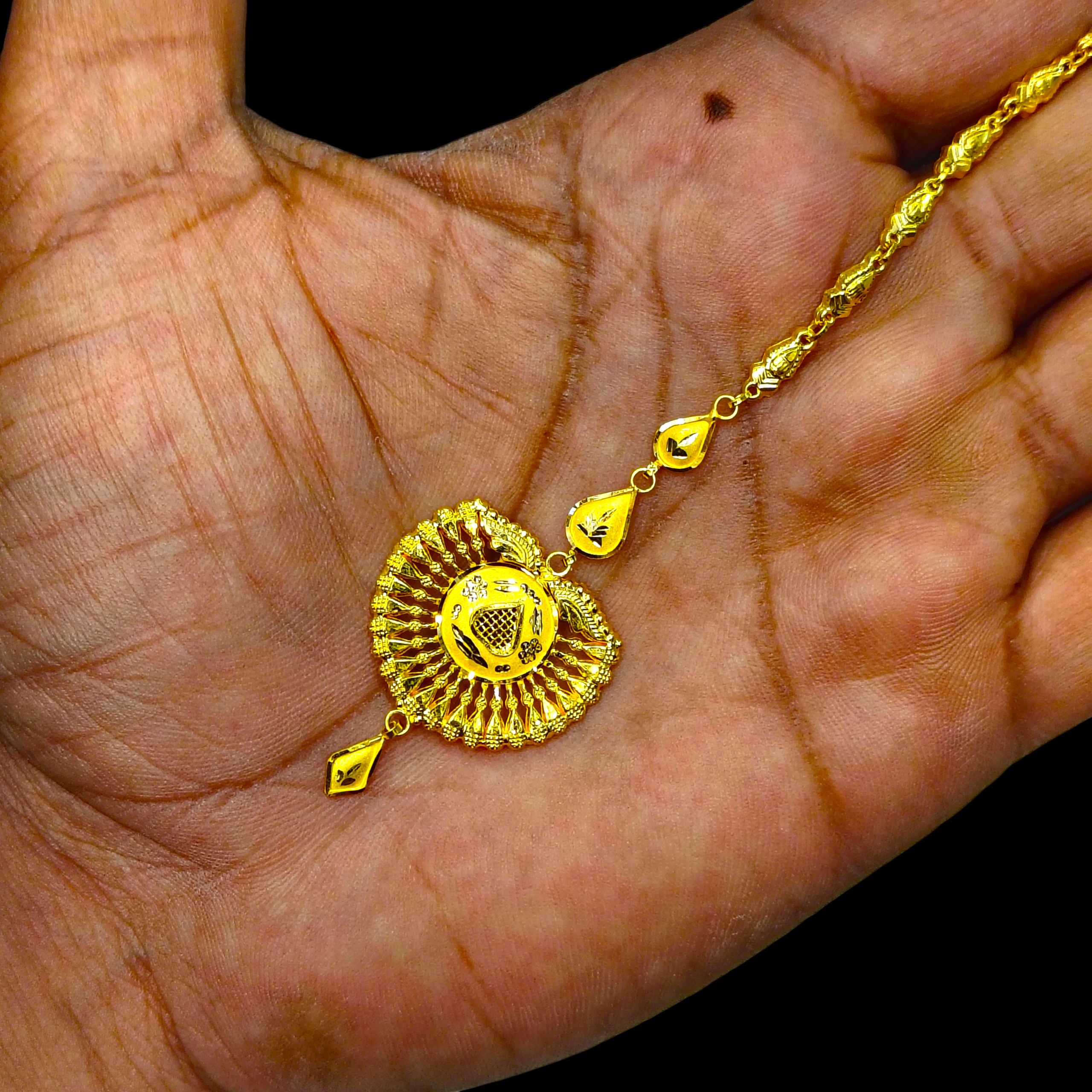 GOLD TICKLY- BIS CERTIFIED WGT: 2.580 GM APPROX HUID HALLMARK 916 22KT GOLD TICKLY (MANGTIKA) 1 PIECE FOR MARRIAGE.