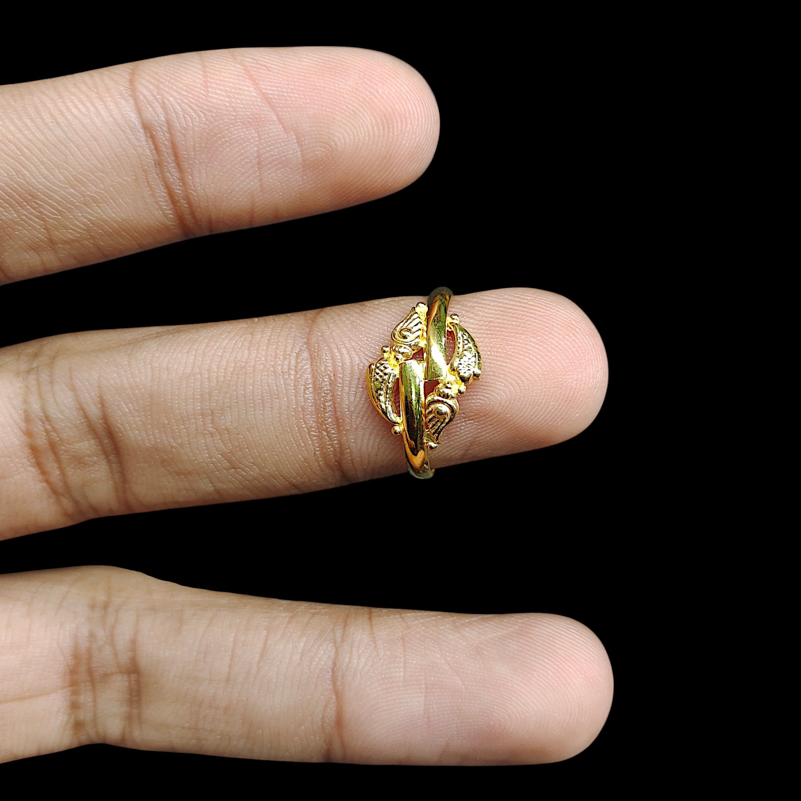 LADIES RING- (SIZE: 12) WGT: 0.390 GM APPROX BIS CERTIFIED HUID HALLMARK 9KT GOLD THUMB RING FOR UNISEX 1 PIECE.