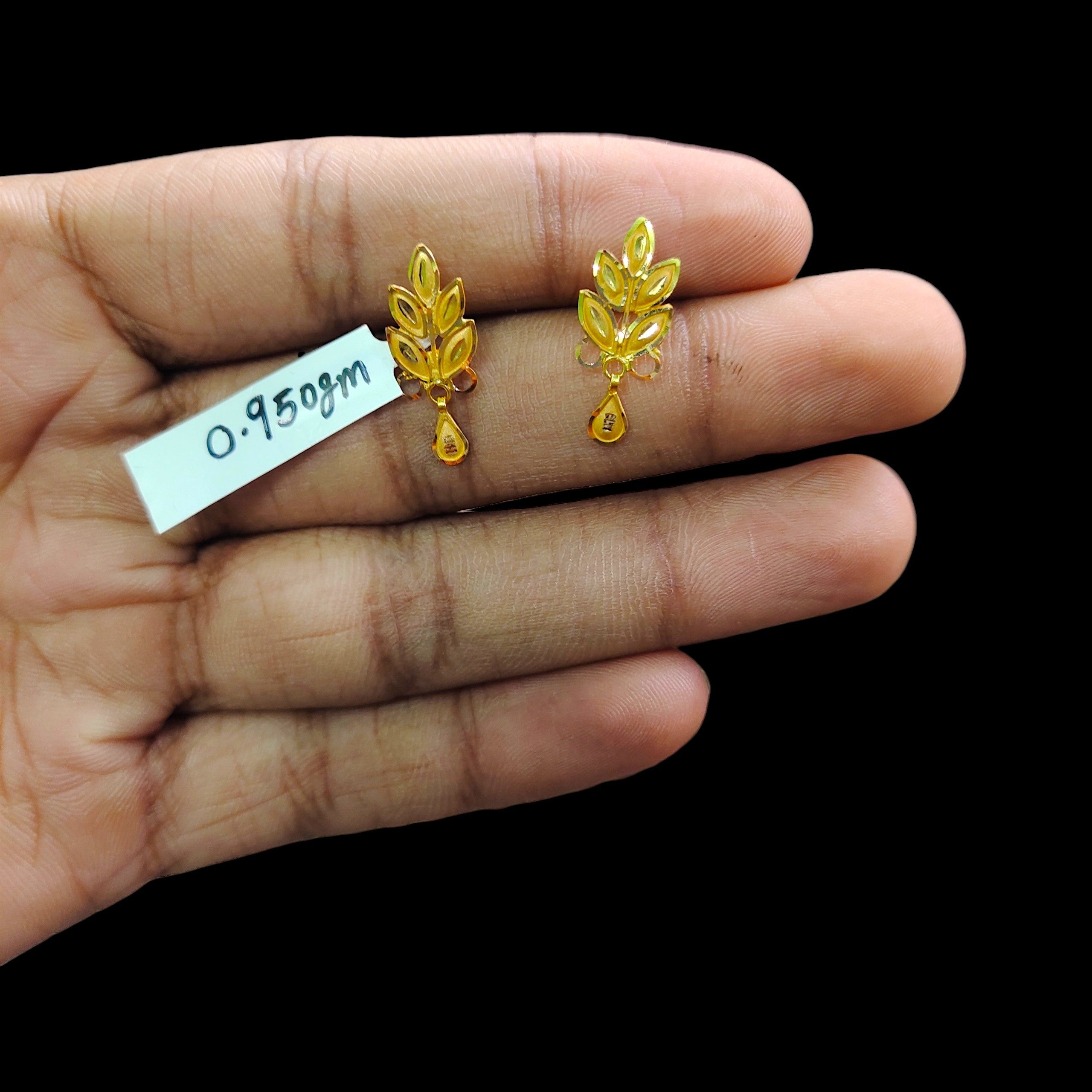 GOLD TOPS- BIS CERTIFIED WGT: 0.950 GM APPROX HUID HALLMARK 916 22KT GOLD TOPS 1 PAIR FOR WOMEN.
