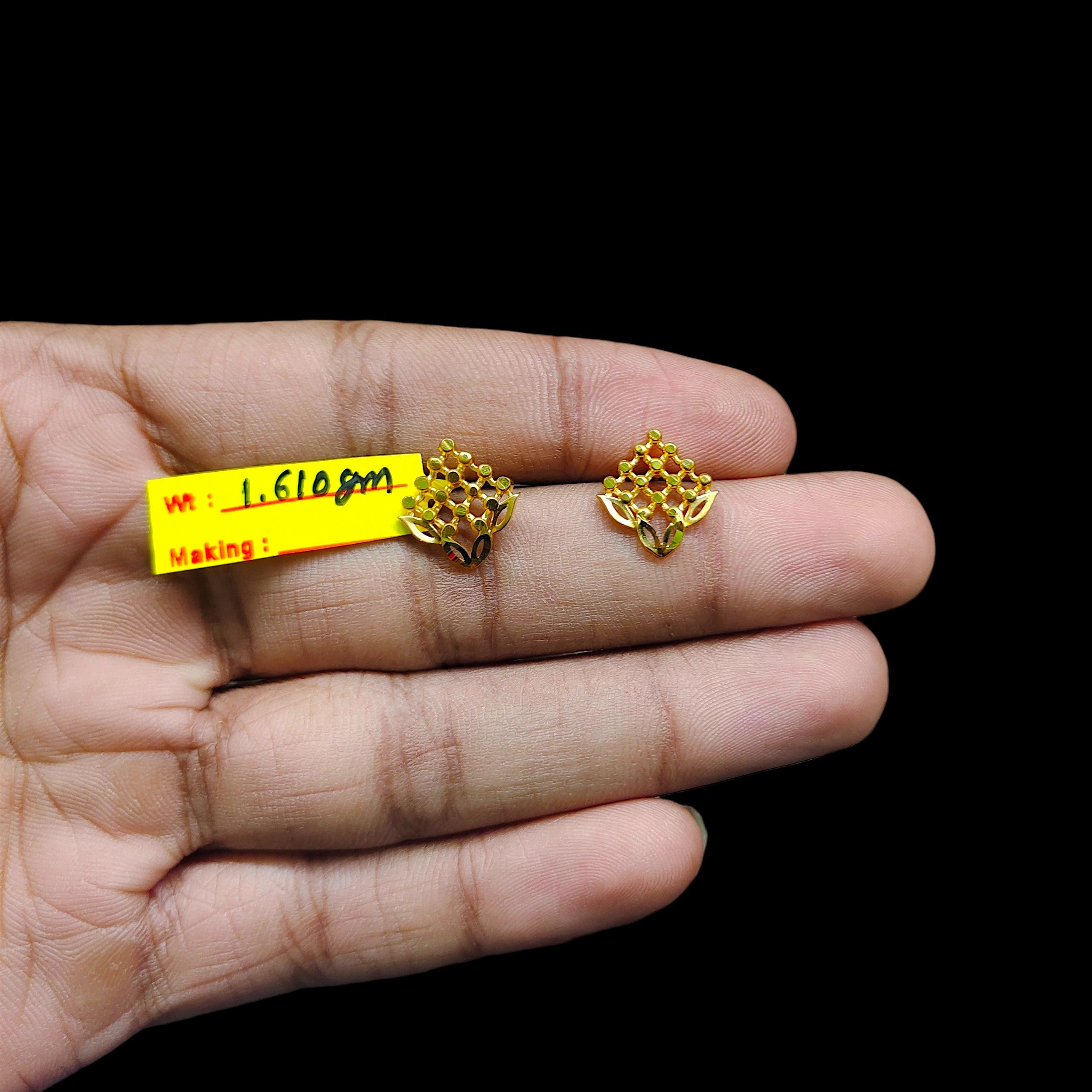 GOLD TOPS- BIS CERTIFIED (WGT: 1.610 GM APPROX) HUID HALLMARK 375 9KT GOLD TOPS 1 PAIR BEST FOR MARRIAGE GIFT.