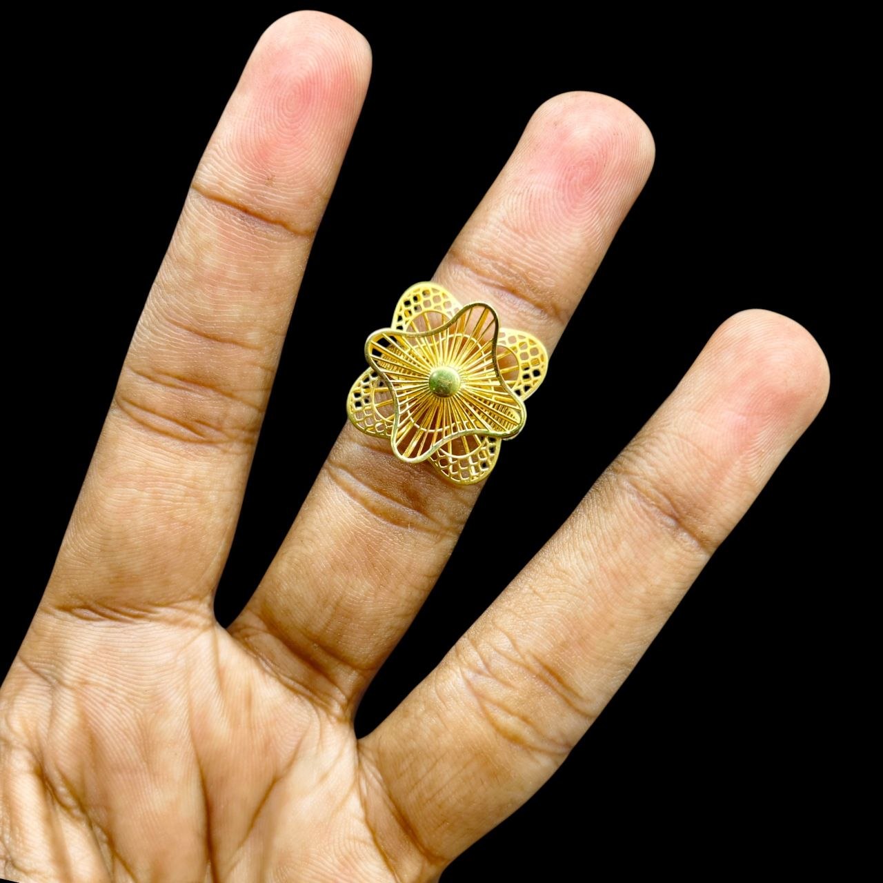 LADIES RING- (SIZE: 15) WGT: 0.370 GM APPROX BIS CERTIFIED HUID HALLMARK 9KT GOLD FINGER RING FOR WOMEN 1 PIECE