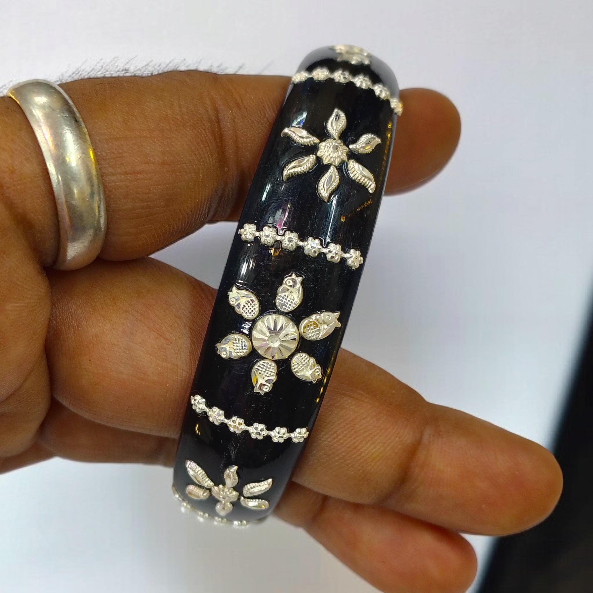 (SSP) (SIZE- 26) BLACK PASTING DESIGN 925 ORIGINAL SILVER POLA BANGLES FOR WOMEN 1 PC - SOLD AS MRP BY RAJLAXMI.