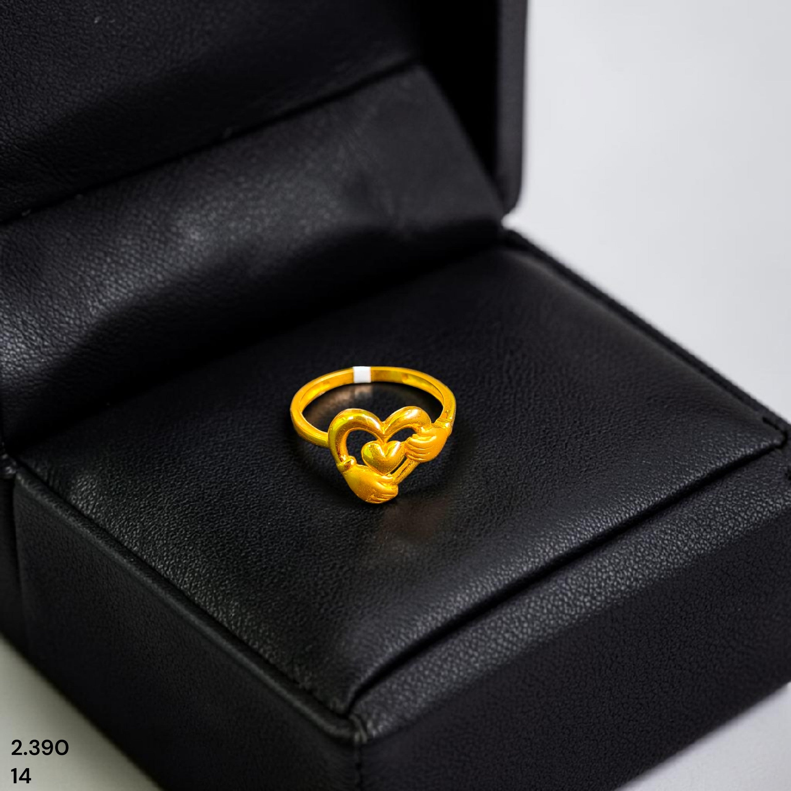 LADIES RING- (SIZE: 14) WGT: 2.390 GM APPROX 22KT HUID HALLMARK GOLD RING FOR WOMEN 1 PIECE.