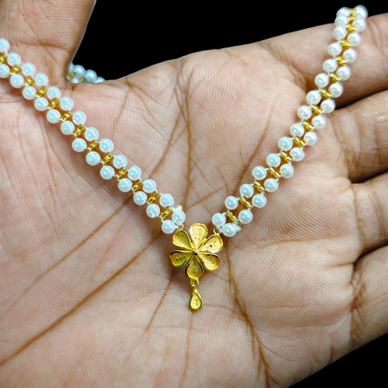 GMP22K- WGT: 0.500 GM APPROX CERTIFIED BIS HUID HALLMARK 916 22KT GOLD MOTI PENDANT 1 PIECE FOR WOMEN.