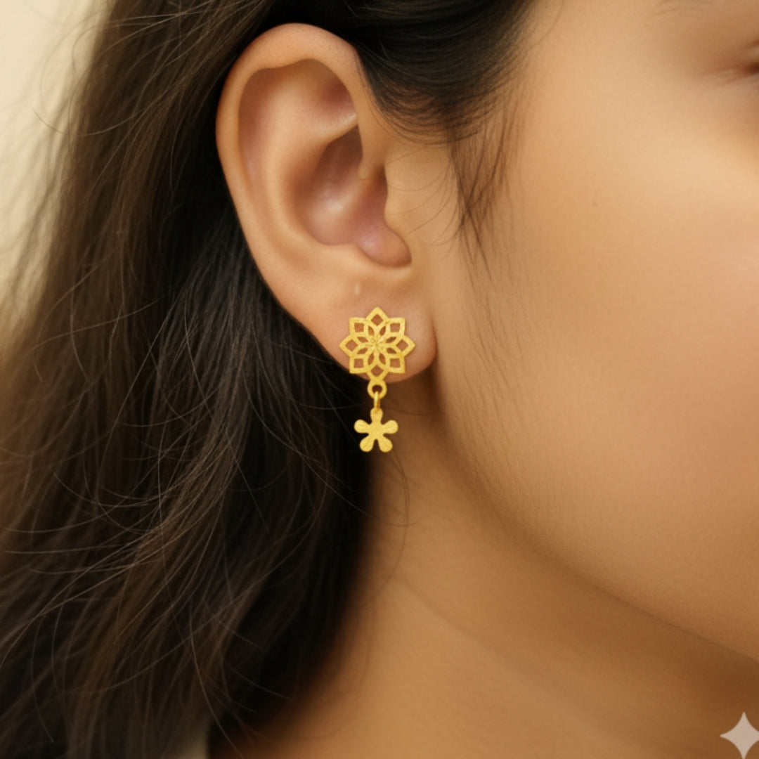 (GSE22) BIS CERTIFIED WGT: 0.520 GM APPROX HUID HALLMARK 916 22KT GOLD TOPS 1 PAIR FOR WOMEN.