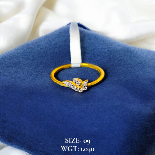 RAJLAXMI DIAMOND JEWELLERY (SIZE:09) - WGT: 1.040 GM - NATURAL DIAMOND (0.06 CENT) HUID HALLMARK 18KT DIAMOND FINGER RING FOR WOMEN WITH CERTIFICATE OF AUTHENTICITY BY ZORBA (DESIGN NO: LRAP4957).