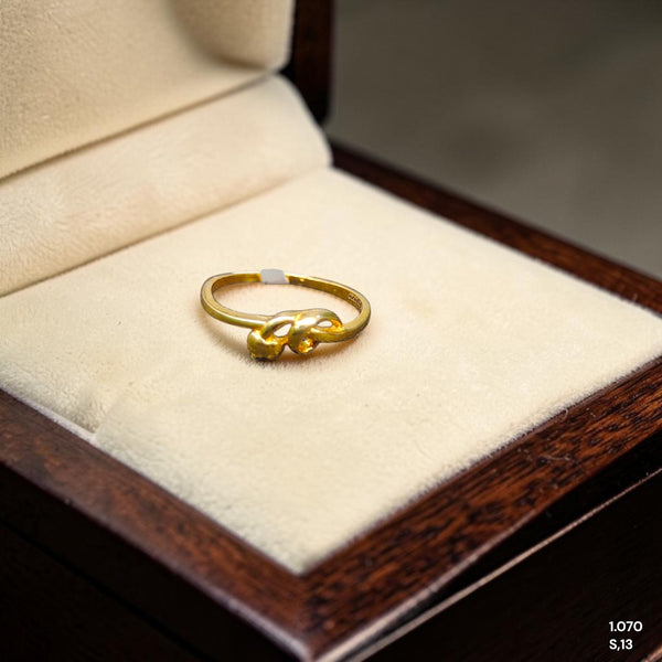 LADIES RING- (SIZE: 13) WGT: 1.070 GM APPROX 14KT HALLMARK GOLD RING FOR WOMEN 1 PIECE.