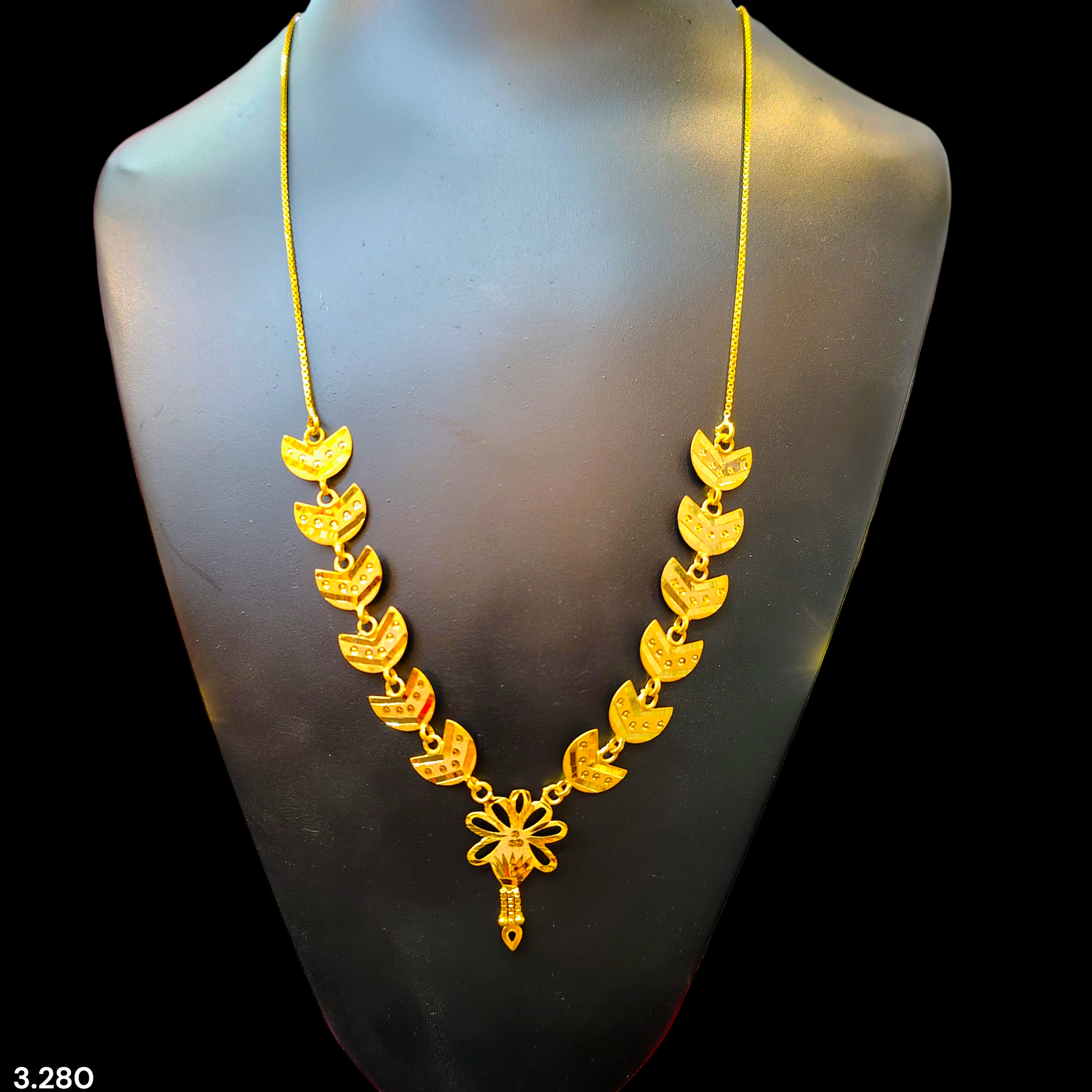 GCH-(WGT: 3.280 GM APPROX) BIS CERTIFIED HUID HALLMARK 9KT GOLD NECKLACE 1 PIECE FOR WOMEN.