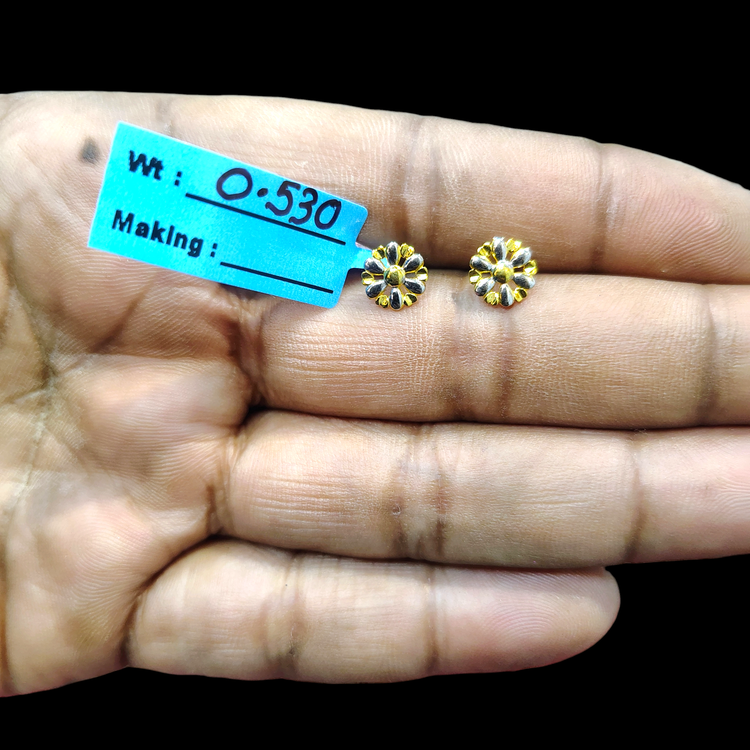 (GSE9) TRJ BABY TOPS WGT: 0.530 GM APPROX BIS CERTIFIED HUID HALLMARK 9KT GOLD STUD EARRINGS FOR WOMEN 1 PAIR FOR REGULAR USE.