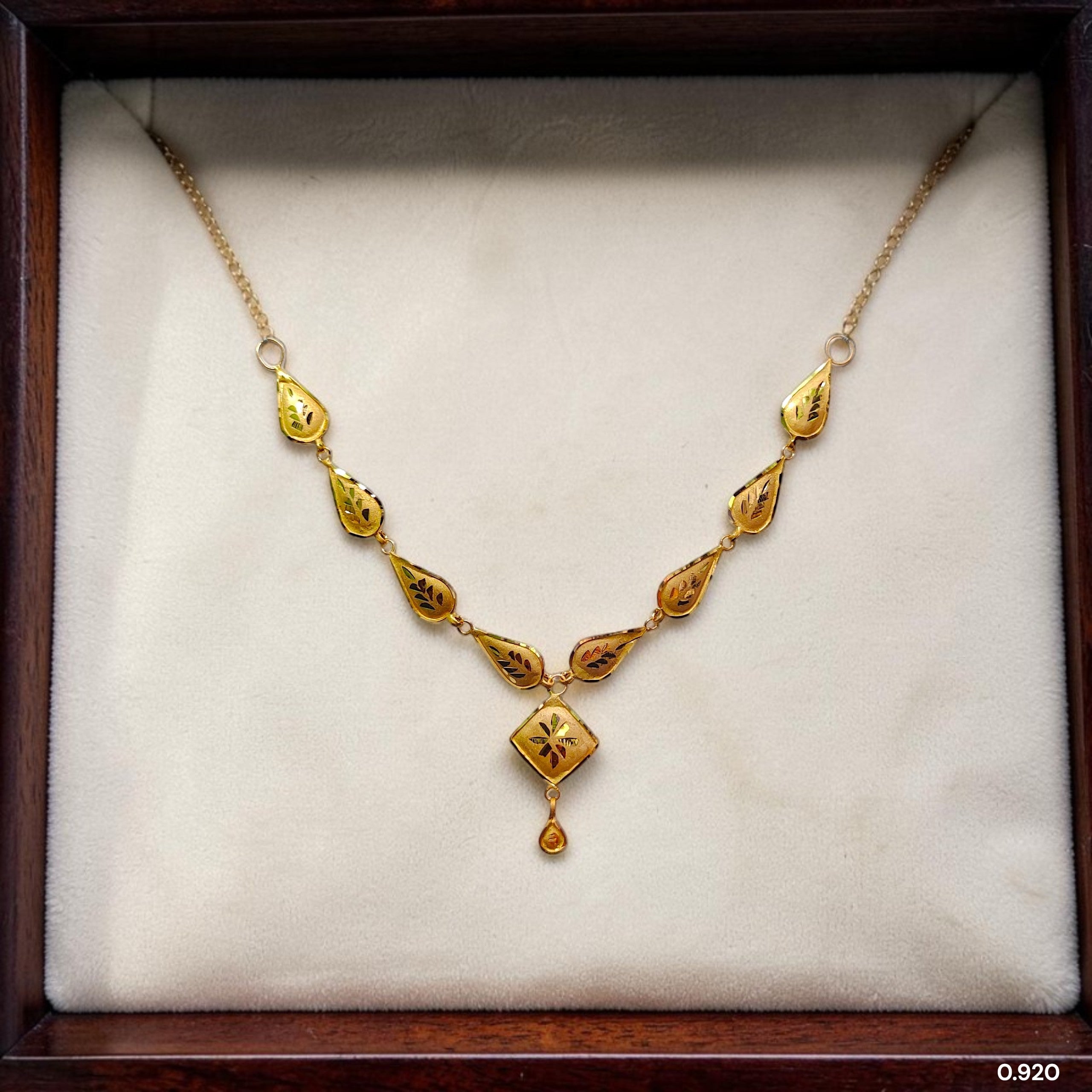 GOLD CHOKER NECKLACE-(WGT: 0.920 GM APPROX) BIS CERTIFIED HUID HALLMARK 9KT GOLD NECKLACE 1 PIECE FOR WOMEN.