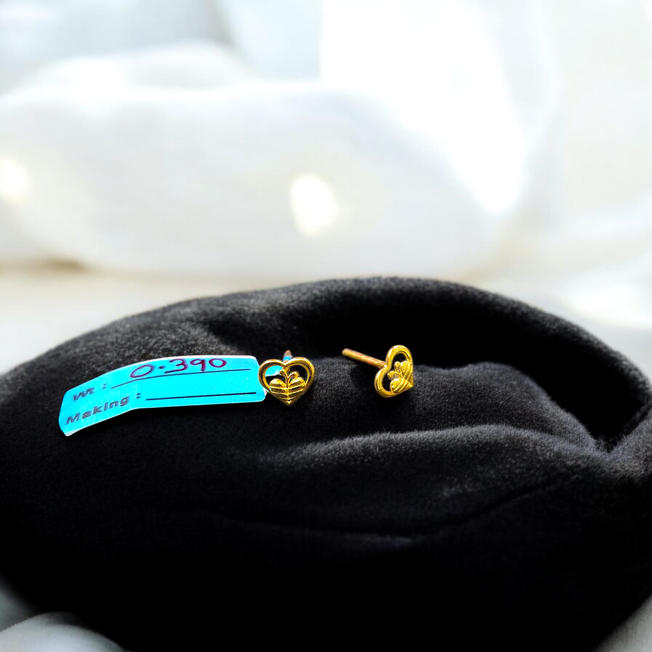 BABY JEWELLERY- TRJ BABY TOPS WGT: 0.390 GM APPROX BIS CERTIFIED HUID HALLMARK 9KT GOLD STUD EARRINGS FOR WOMEN 1 PAIR FOR REGULAR USE.