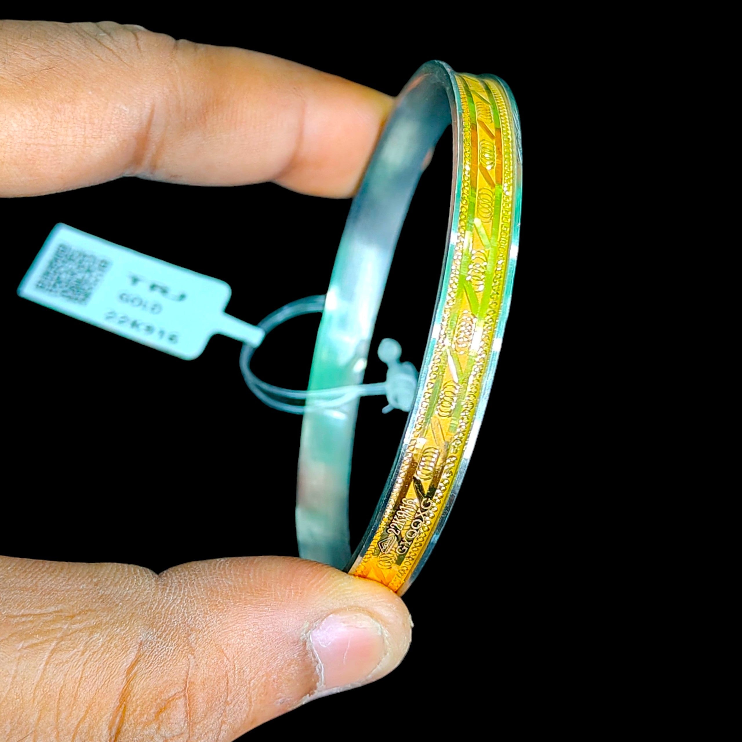 GOLD CHURI NOA- (SIZE: 25) WGT: 1.140 GM APPROX 22KT HUID HALLMARK GOLD NOA BANGLES 1 PIECE.