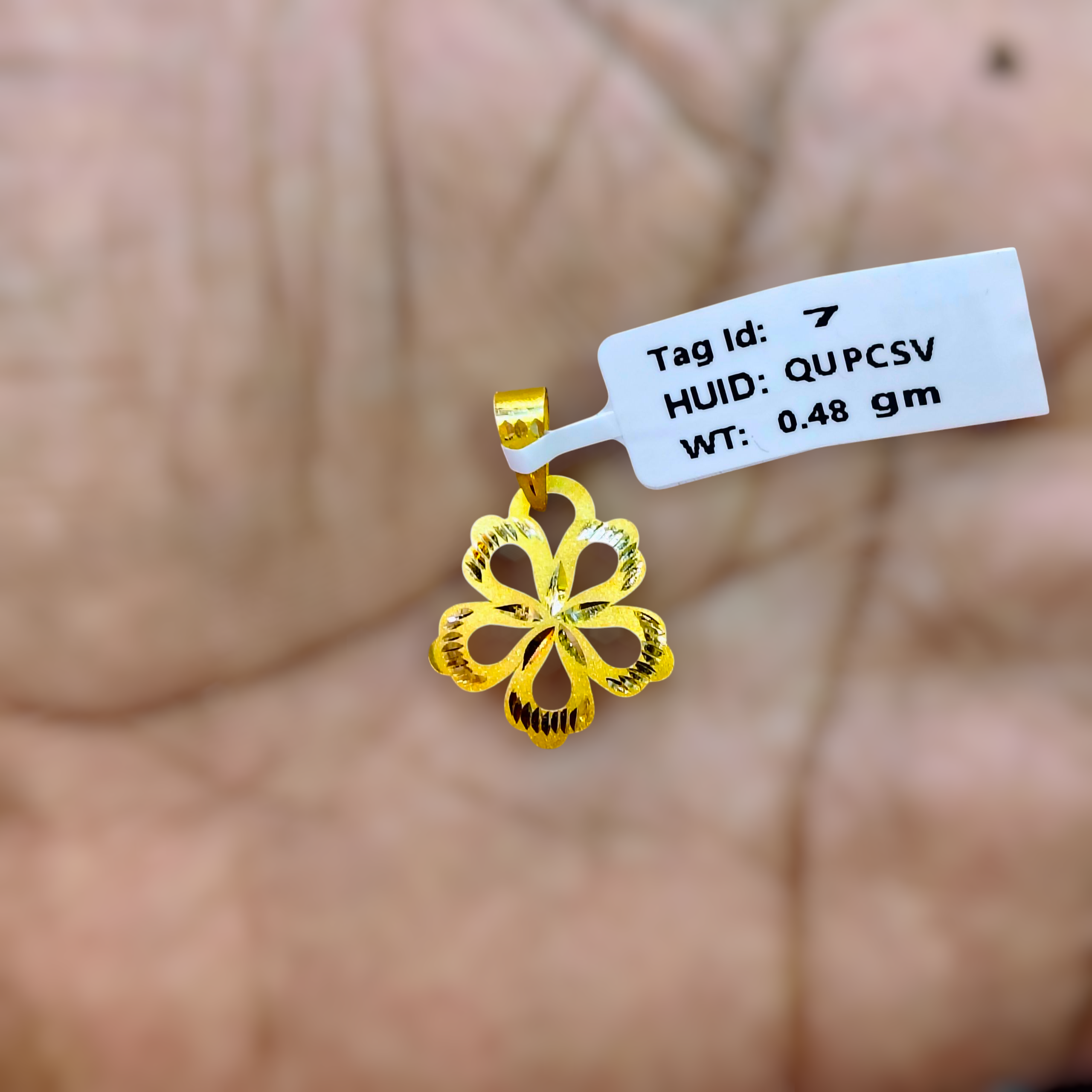 (GLC22) LOCKET WGT: 0.480 GM APPROX BIS CERTIFIED HUID HALLMARK 916 22KT GOLD LOCKET 1 PIECE FOR UNISEX. (CHAIN NOT INCLUDED).