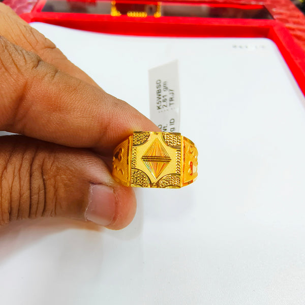 SIZE:26 (WGT: 2.610 GRAM APPROX) BIS CERTIFIED HUID HALLMARK 916 22KT GOLD GENTS FINGER RING FOR MENS 1 PIECE.