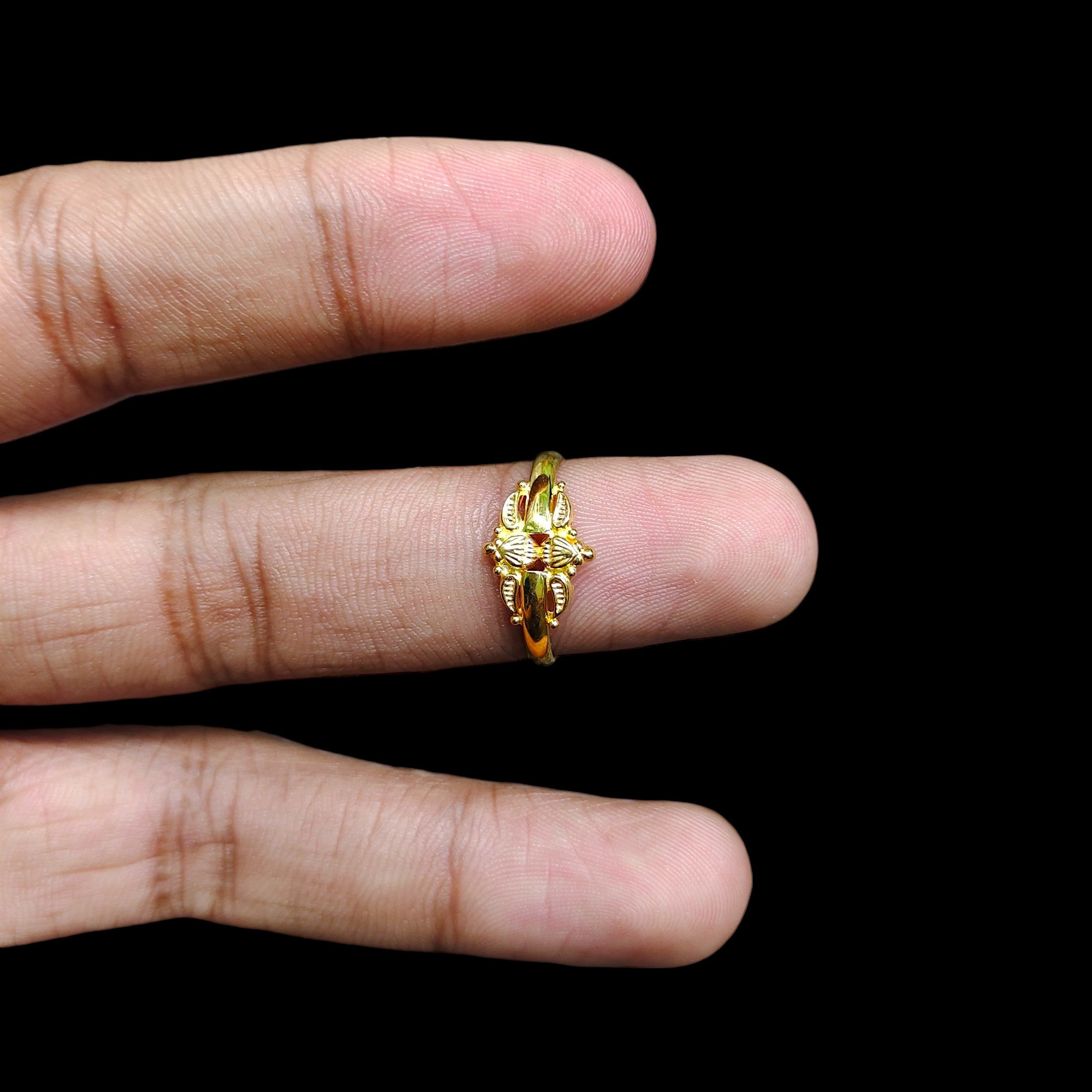 RAJKOT LADIES RING- (SIZE: 14) WGT: 0.430 GM APPROX BIS CERTIFIED HUID HALLMARK 9KT GOLD FINGER RING FOR WOMEN 1 PIECE FOR WOMEN (SUPER LIGHT WEIGHT - NOT FOR REGULAR USE)