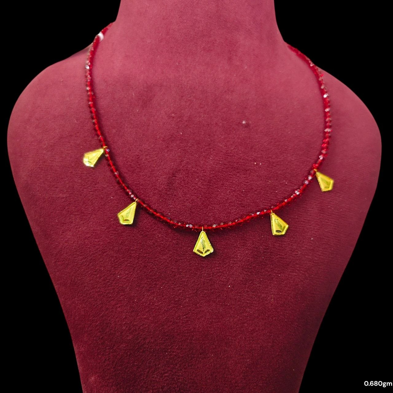 GOLD MOTI HAR- WGT: 0.680 GM APPROX HUID HALLMARK 22KT GOLD MOTI SELIHAR 1 PIECE WITH CRYSTAL CHAIN.