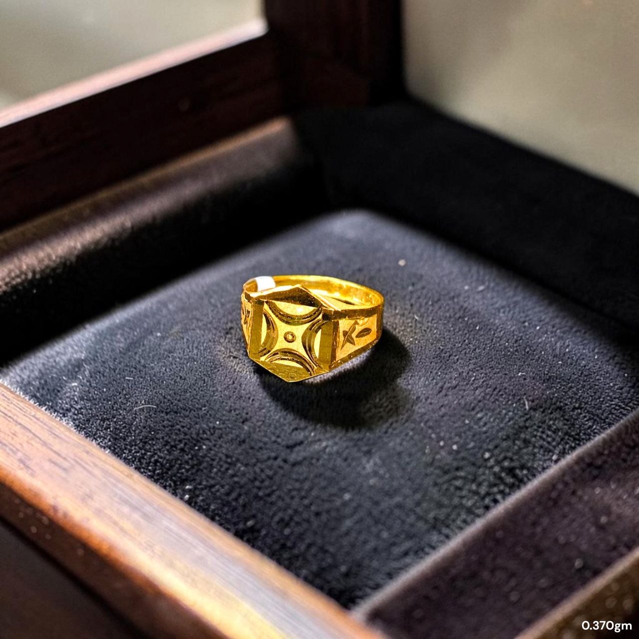 BABY JEWELLERY- TRJ WGT: 0.370 GM APPROX 375 9KT HUID HALLMARK GOLD BABY FINGER RING 1 PIECE FOR RICE CEREMONY & BIRTHDAY.(QS5LNF)