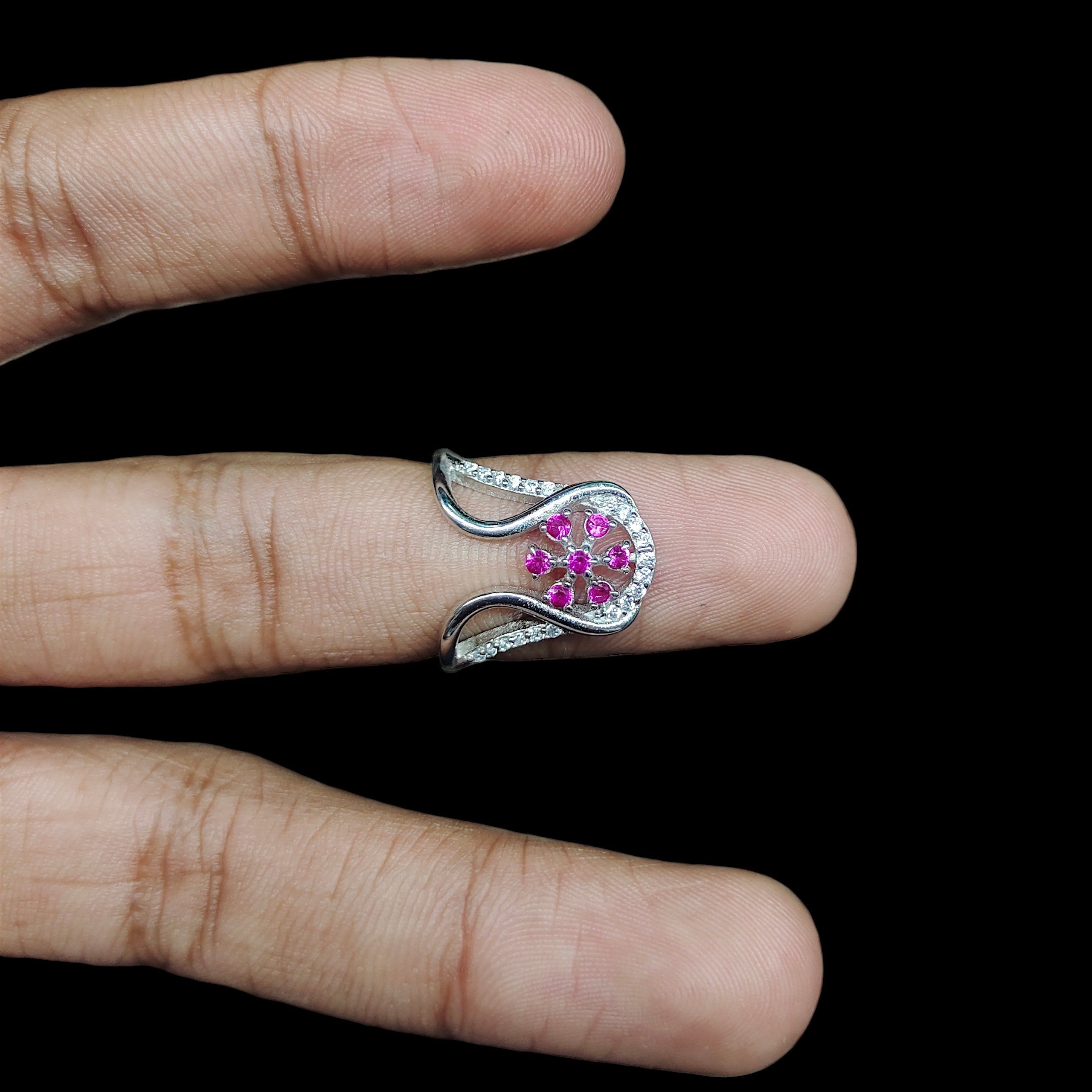 SILVER RING- SIZE:10 (WGT: 3.120 GM APPROX) HALLMARK 925 SILVER FINGER RING 1 PIECE FOR WOMEN (V RING BANKOK IMPORTED DESIGN)- NON EXCHANGEABLE -(SOLD ON MRP).