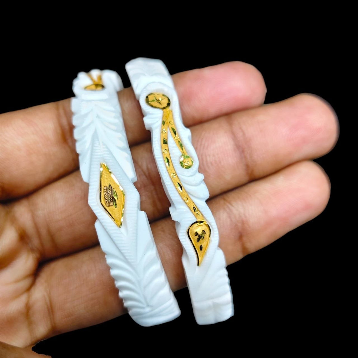 GSB22K- SIZE:27 (WGT: 2.500 GM APPROX) BIS CERTIFIED HUID HALLMARK 22KT GOLD SAKHA BADHANO 1 PAIR FOR WOMEN FOR REGULAR USE. (ETX5DL)-(UXL4SI)