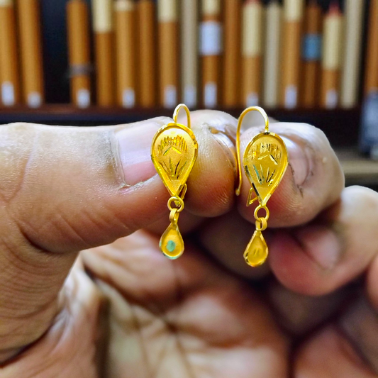 (GER22) BIS CERTIFIED WGT: 0.830 GM APPROX HUID HALLMARK 916 22KT GOLD DROP DESIGN SAFETIPIN EARRINGS 1 PAIR FOR WOMEN.