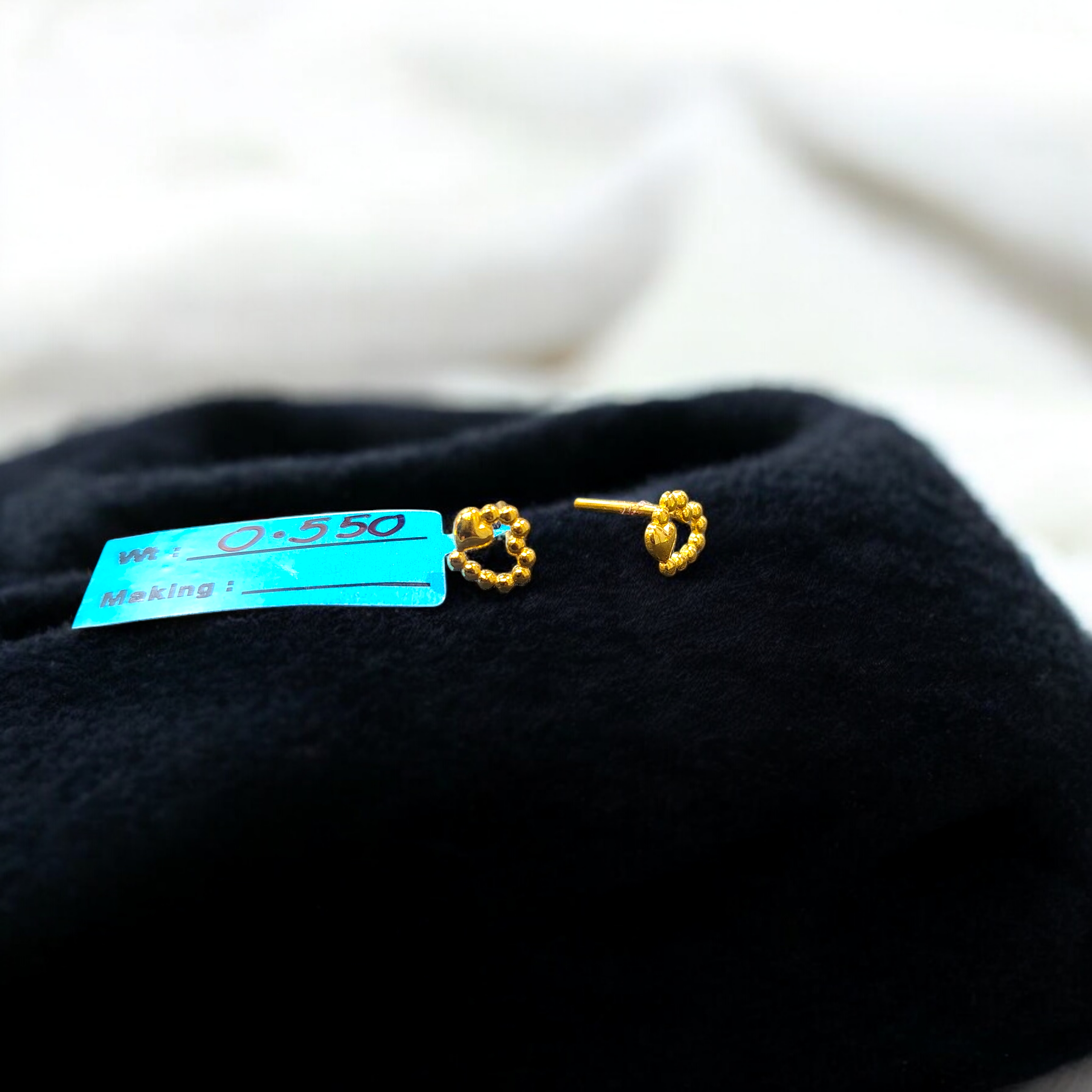 (GSE9) TRJ BABY TOPS WGT: 0.550 GM APPROX BIS CERTIFIED HUID HALLMARK 9KT GOLD STUD EARRINGS FOR WOMEN 1 PAIR FOR REGULAR USE.