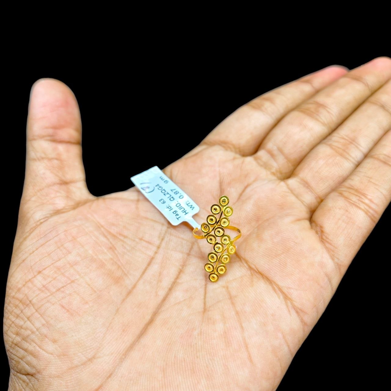 LADIES RING- (SIZE: 8) WGT: 0.870 GM APPROX BIS CERTIFIED HUID HALLMARK 9KT GOLD FINGER RING FOR WOMEN 1 PIECE