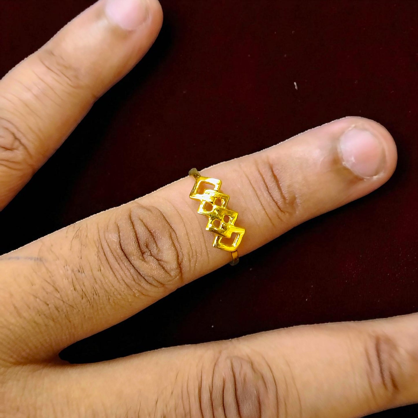 (GLFR) TRJ (SIZE: 15) WGT: 1.180 GM APPROX BIS CERTIFIED HUID HALLMARK 9KT GOLD FINGER RING FOR WOMEN 1 PIECE FOR REGULAR USE.