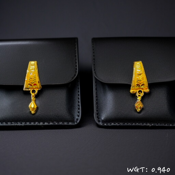 RAJLAXMI WGT: 0.940 GM APPROX HUID HALLMARK 916 22KT GOLD EAR TOPS STUD 1 PAIR FOR REGULAR USE.