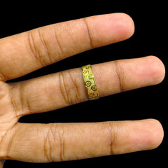 GENTS RING- TRJ (SIZE:18) WGT: 1.100 GM APPROX BIS CERTIFIED HUID HALLMARK 375 9KT GOLD FINGER RING FOR MEN 1 PIECE.(DDISDR)