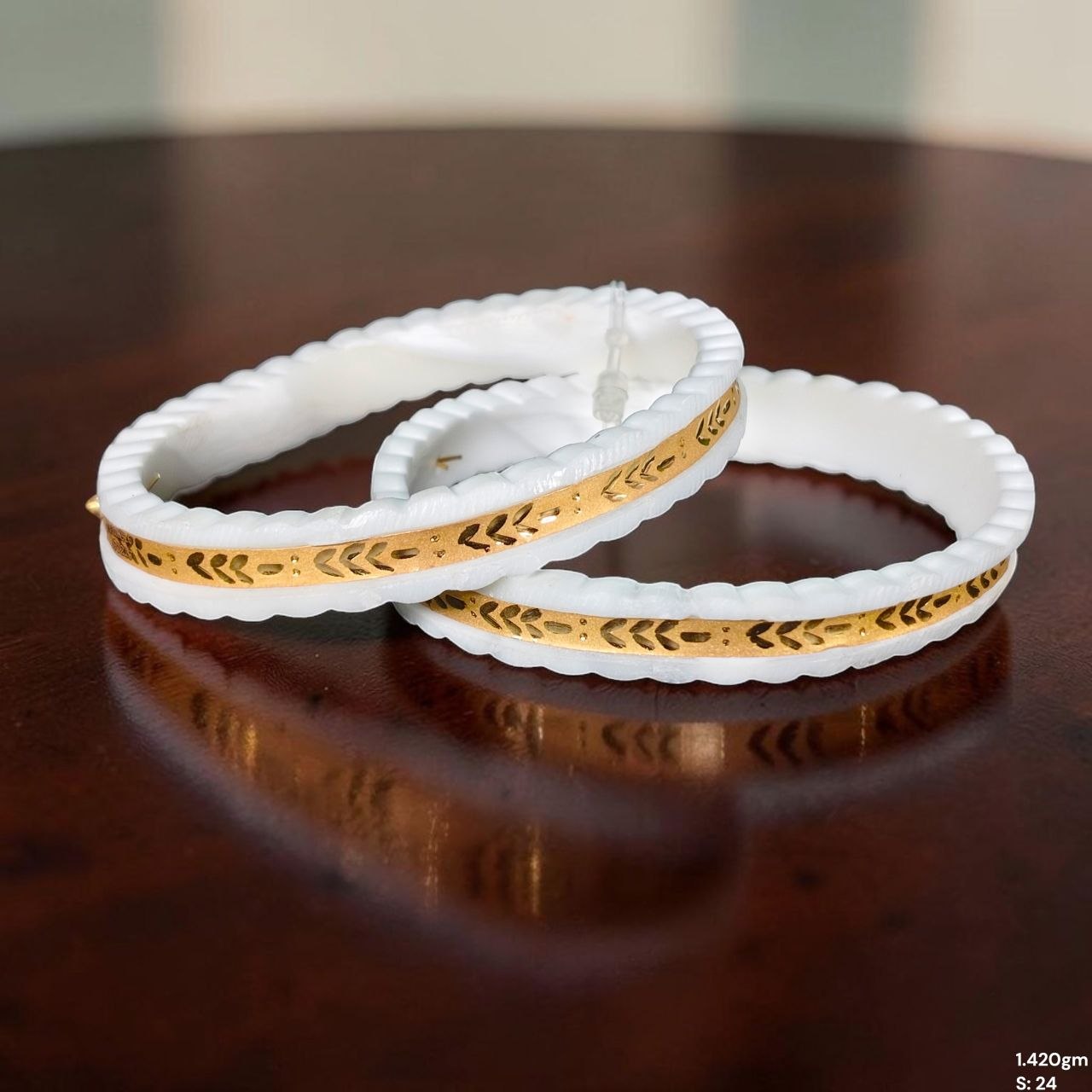 SAKHA BADHANO- (SIZE:24) WGT: 1.420 GM APPROX HUID HALLMARK 22KT GOLD SAKHA BADHANO BANGLES 1 PAIR DESIGN FOR REGULAR USE.