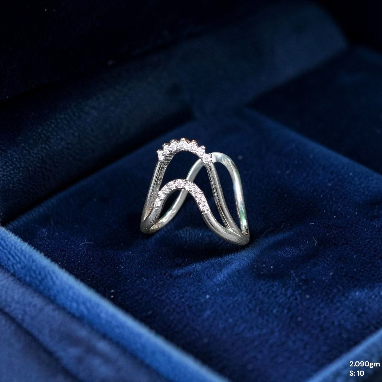 SILVER RING- SIZE:10 (WGT: 2.090 GM APPROX) HALLMARK 925 SILVER FINGER RING 1 PIECE FOR WOMEN (V RING BANKOK IMPORTED DESIGN)- NON EXCHANGEABLE -(SOLD ON MRP).