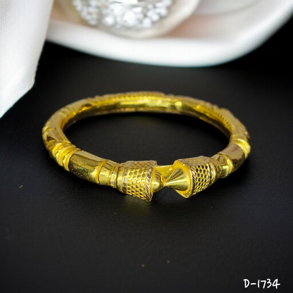 TRJ (SIZE: 26) HALLMARK 22KT GOLD COVERING BALA 1 PIECE APPROX WGT: 3.600 GM WITH XRF BARCODE PURITY CARD FOR WOMEN - (BILL & CARD MANDATORY- FOR EXCHANGE LIFETIME IN STORE ONLY).