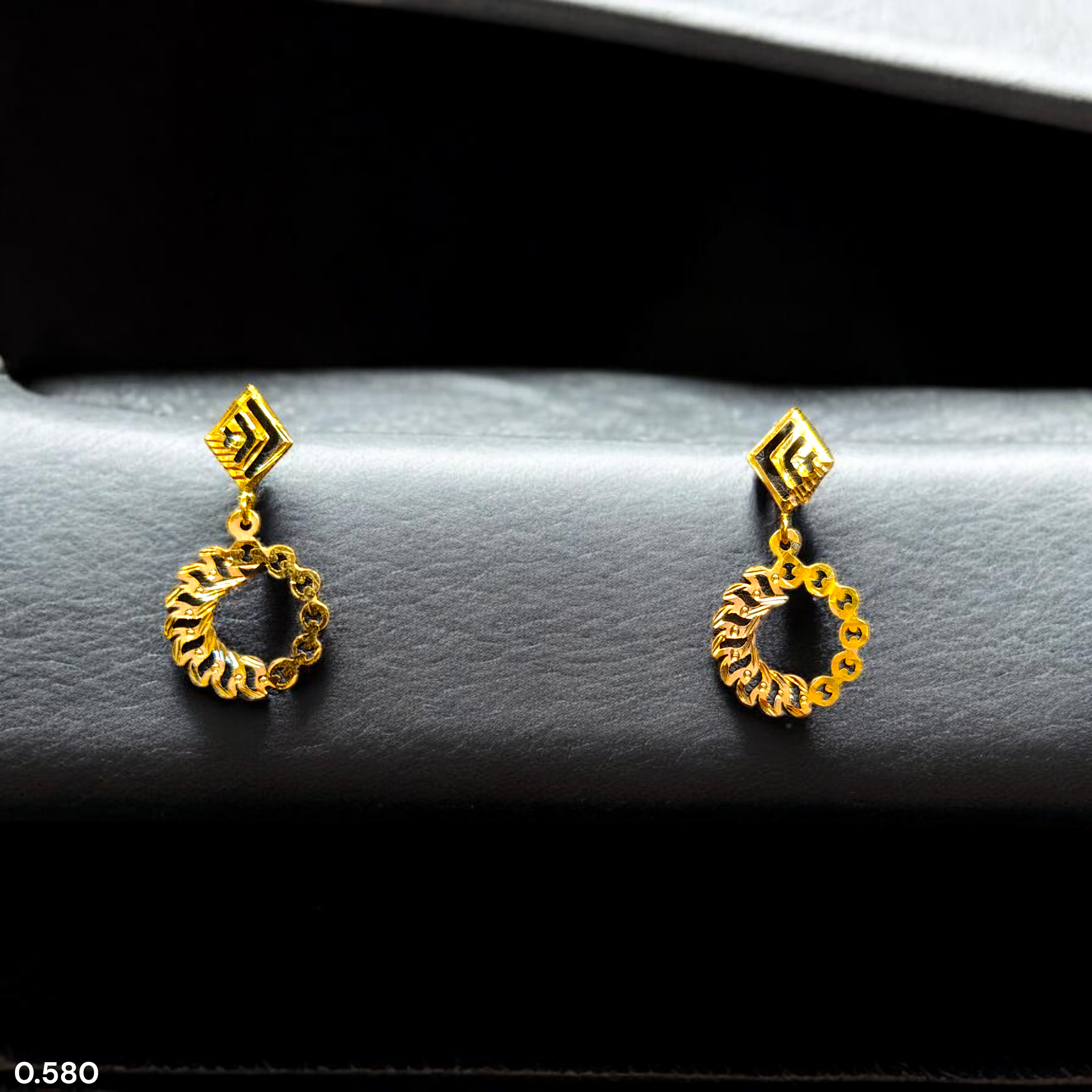 GOLD EARRINGS- WGT: 0.580 GM APPROX BIS CERTIFIED HUID HALLMARK 9KT GOLD EARRINGS 1 PAIR FOR WOMEN.