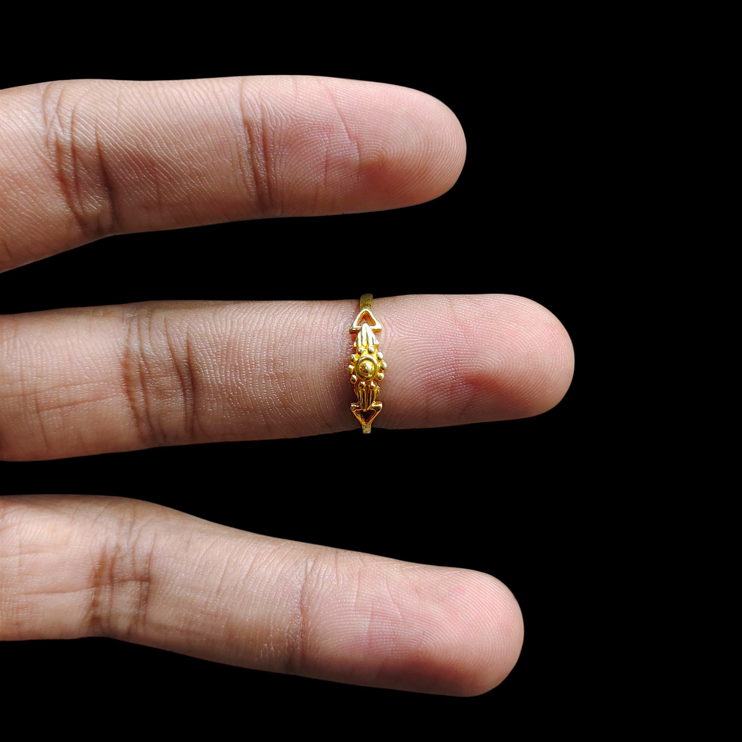 LADIES RING- (SIZE: 12) WGT: 0.910 GM APPROX 14KT HALLMARK GOLD RING FOR WOMEN 1 PIECE.