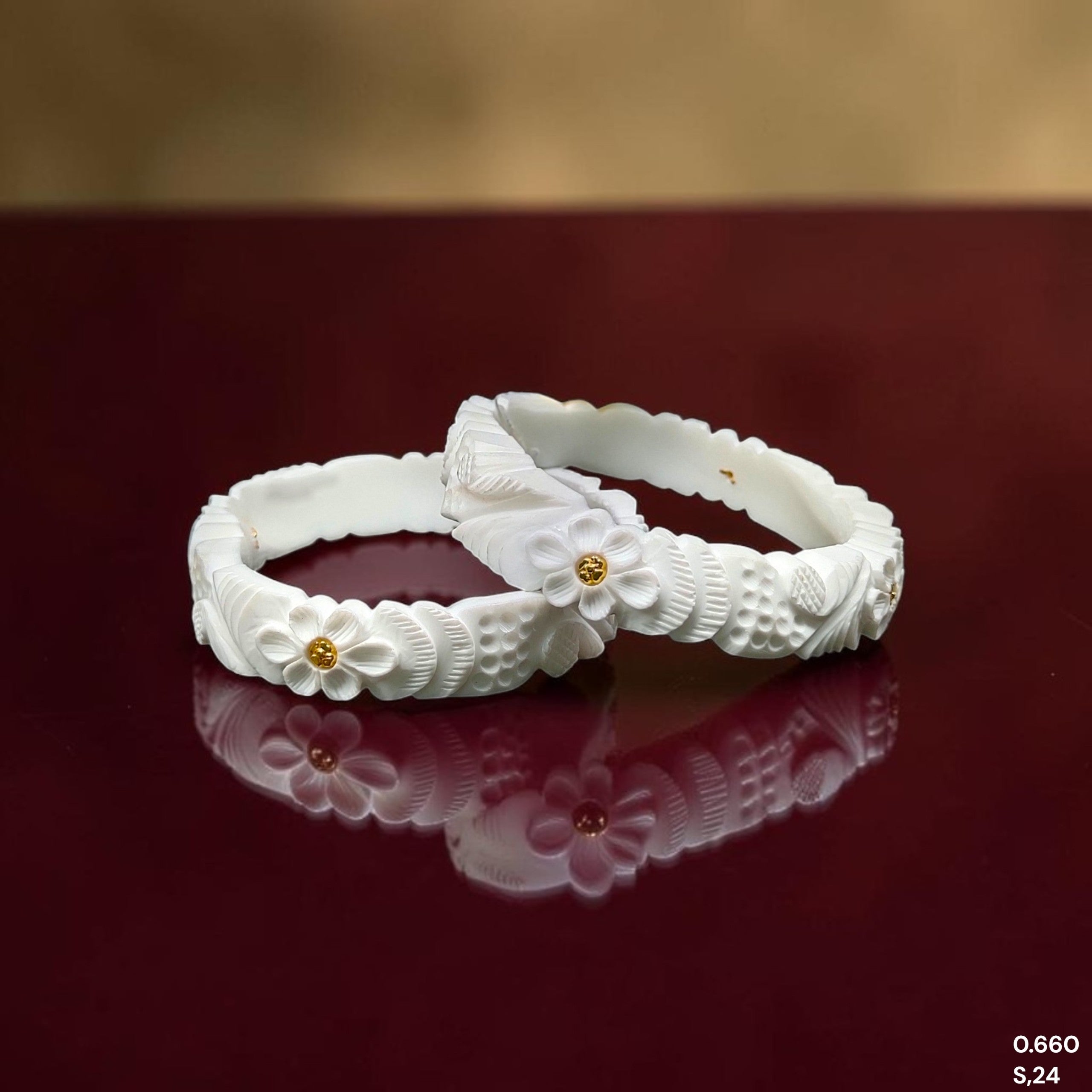 GSB22K- SIZE:24 (WGT: 0.660 GM APPROX) BIS CERTIFIED HUID HALLMARK 22KT GOLD SAKHA BADHANO 1 PAIR FOR WOMEN FOR REGULAR USE.