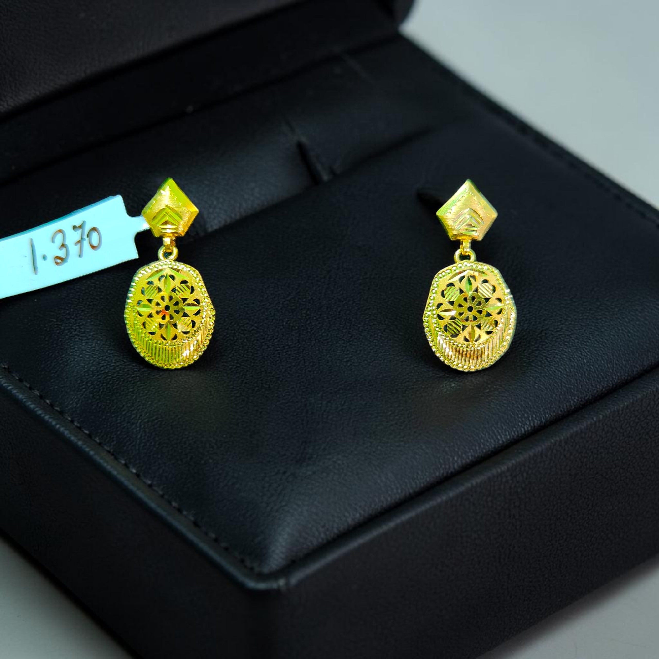 GOLD EARRINGS- (WGT: 1.370 GM APPROX) BIS CERTIFIED HUID HALLMARK 9KT GOLD EARRINGS 1 PAIR FOR WOMEN (BEST FOR GIFT IN MARRIAGE).