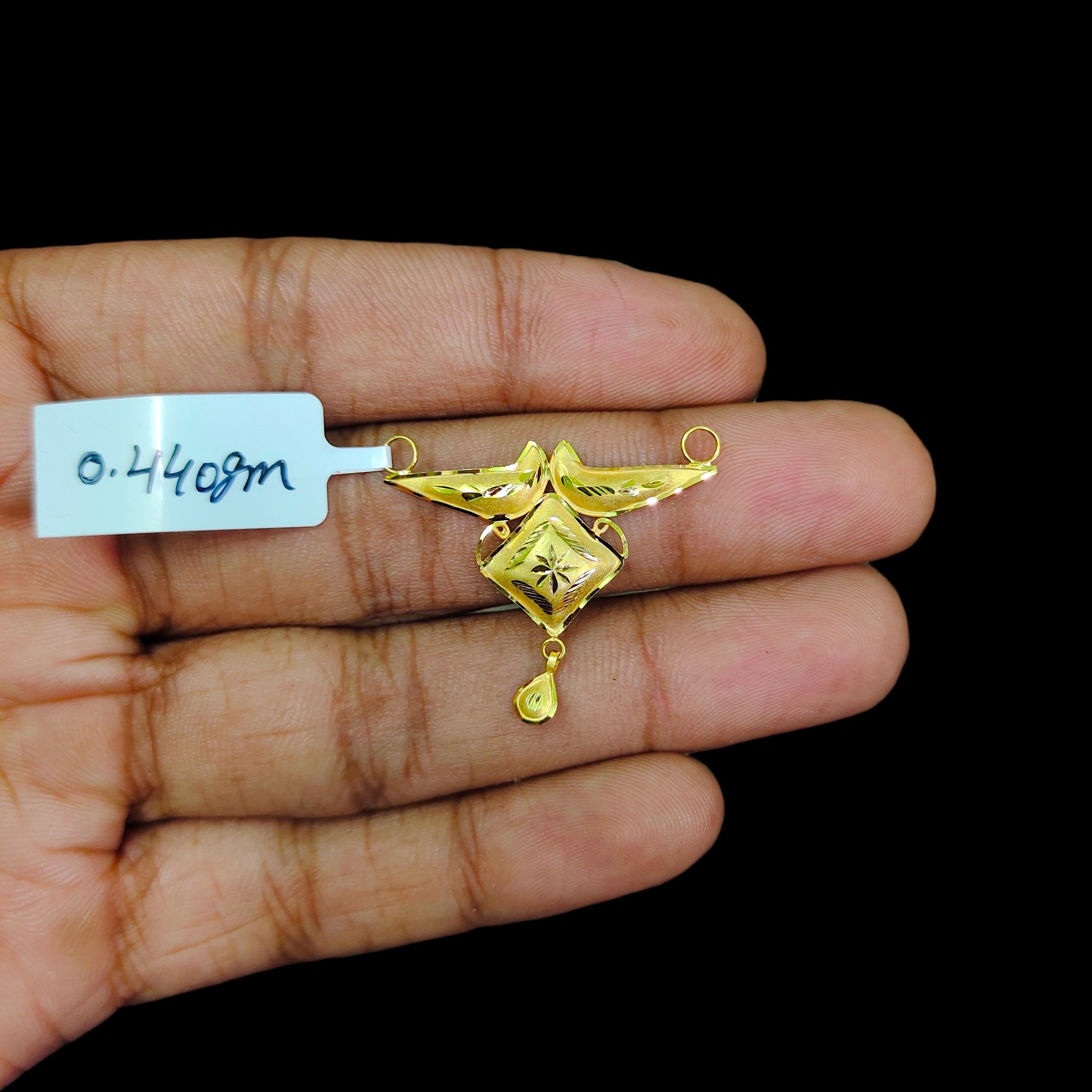 GOLD PENDANT- (WGT: 0.440 GM APPROX) BIS CERTIFIED HUID HALLMARK 375 9KT GOLD PENDANT FOR WOMEN 1 PIECE WITH FREE MANGALSUTRA & TASSEL.