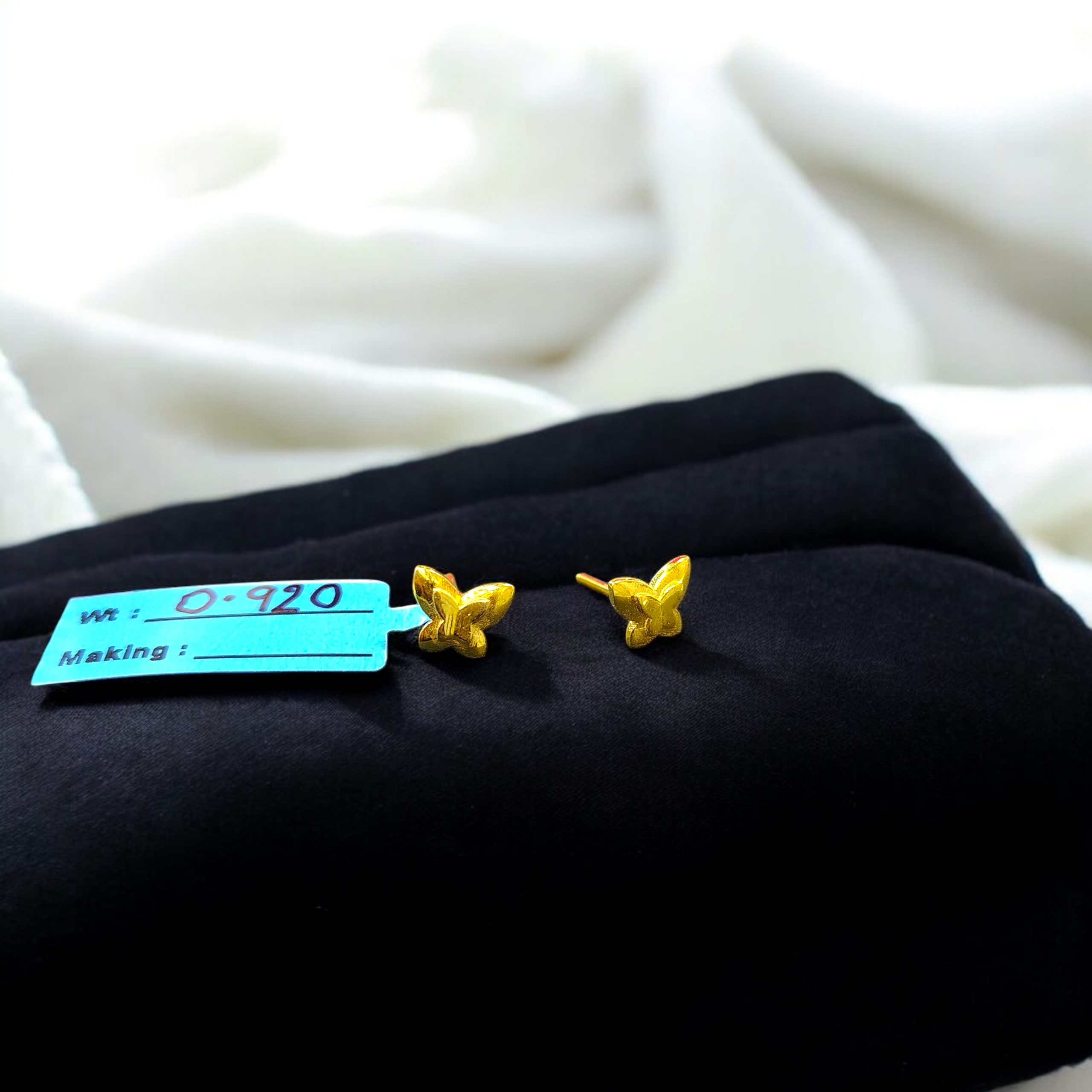 BABY JEWELLERY- TRJ BABY TOPS WGT: 0.330 GM APPROX BIS CERTIFIED HUID HALLMARK 9KT GOLD STUD EARRINGS FOR WOMEN 1 PAIR FOR REGULAR USE.