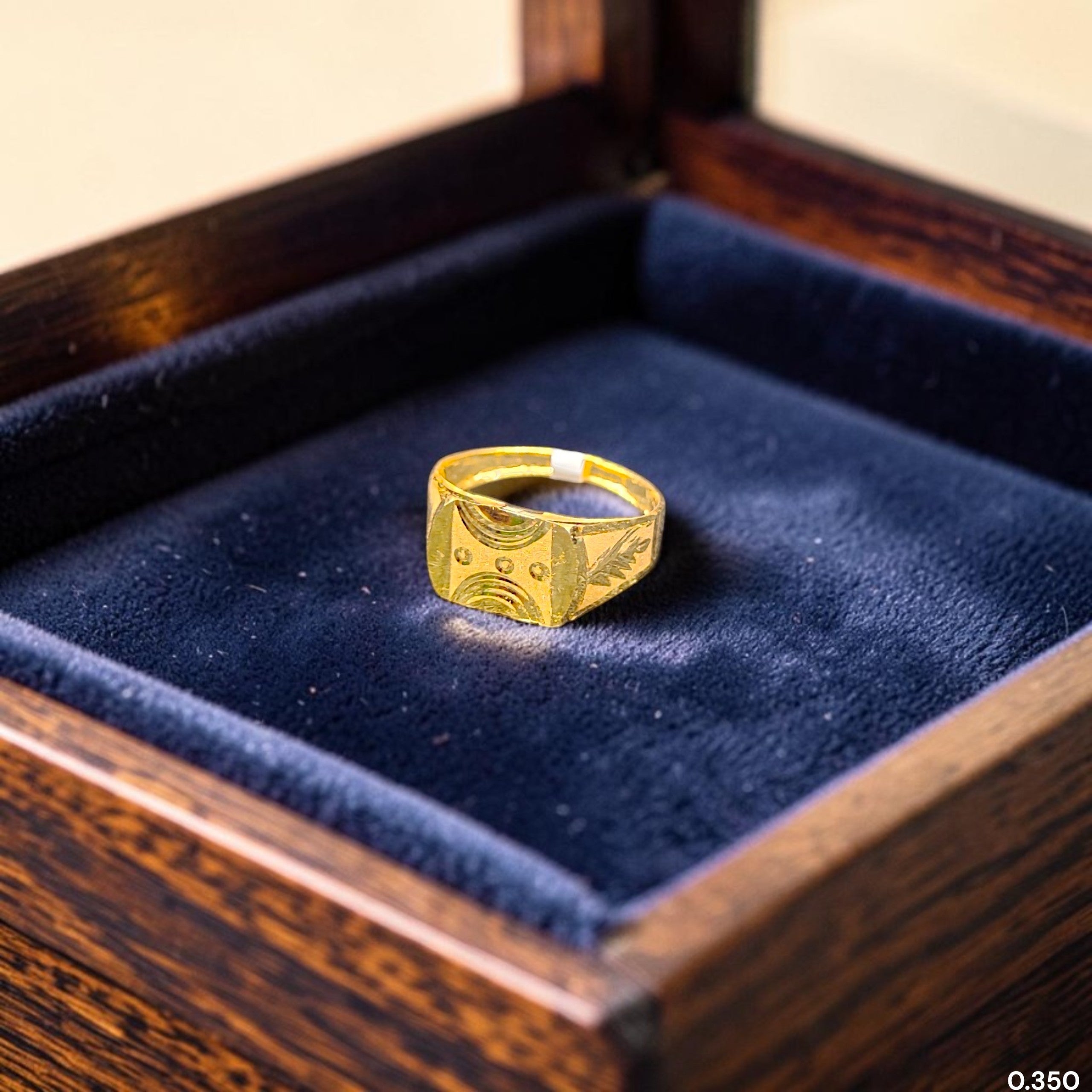BABY JEWELLERY- TRJ WGT: 0.350 GM APPROX 375 9KT HUID HALLMARK GOLD BABY FINGER RING 1 PIECE FOR RICE CEREMONY & BIRTHDAY.(KQKULC)
