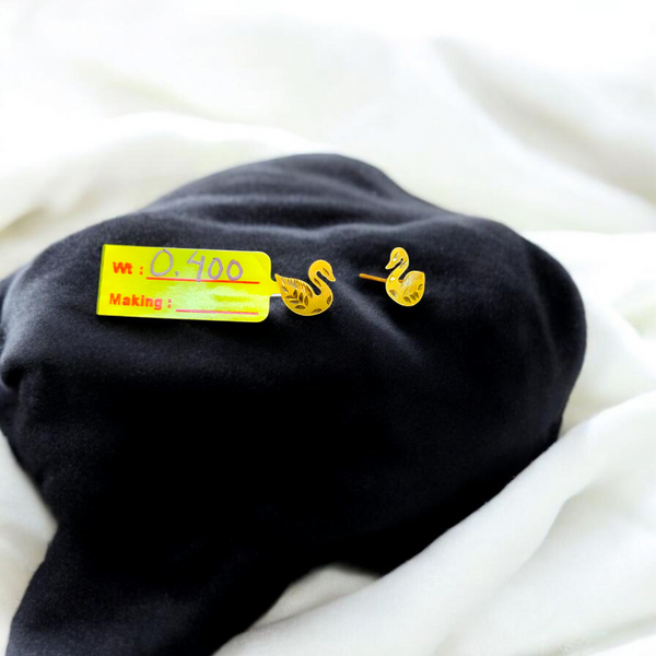 GOLD TOPS- BIS CERTIFIED WGT: 0.400 GM APPROX HUID HALLMARK 916 22KT GOLD TOPS 1 PAIR FOR WOMEN.