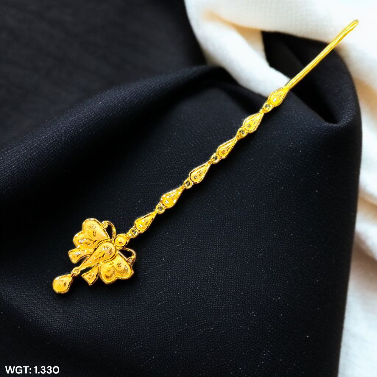 (GTMT) BIS CERTIFIED HUID HALLMARK 916 22KT GOLD TICKLY (MANGTIKA) WGT: 1.330 APPROX 1 PIECE FOR WOMEN FOR MARRIAGE.