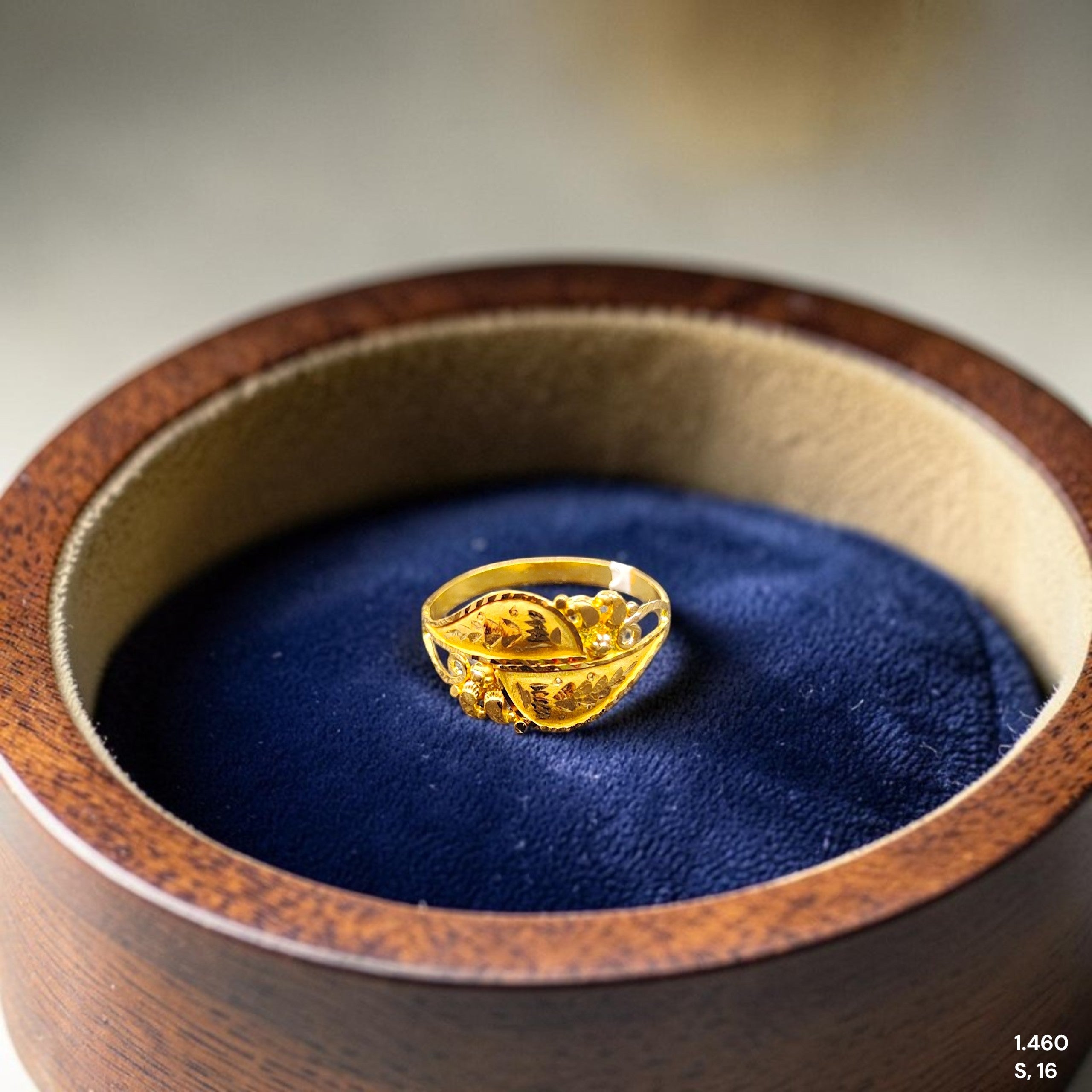LADIES RING- (SIZE: 16) WGT: 1.460 GM APPROX BIS CERTIFIED HUID HALLMARK 916 22KT GOLD RING FOR WOMEN 1 PIECE.