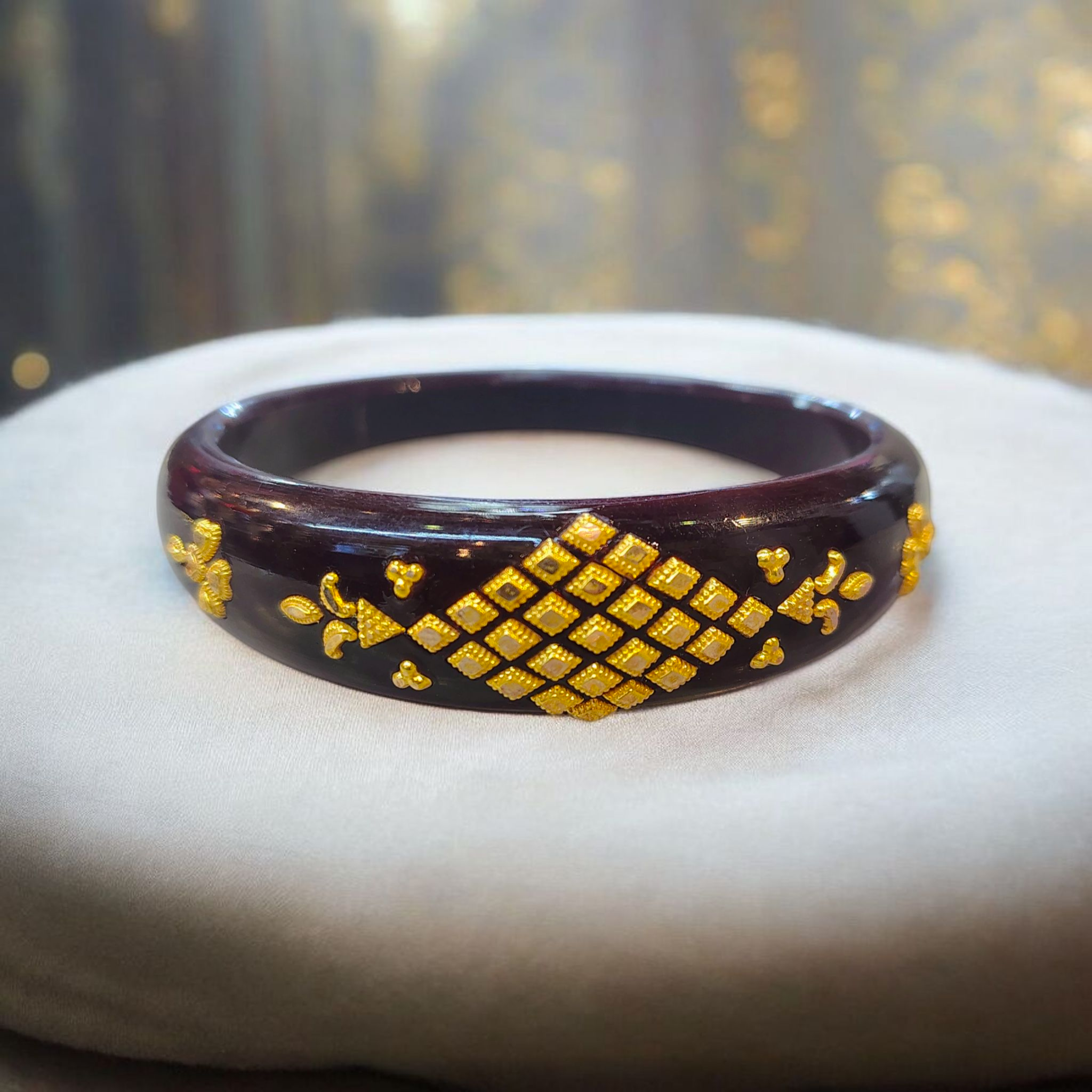 (GBP50) RAJLAXMI (MTO) MORPHY DESIGN COFFEE COLOUR (50 TONCH) KDM GOLD BRACELET POLA 1 PIECE FOR MARRIED WOMEN (REGULAR USE) APPROX WGT: 0.400 GM SOLD ON MRP BY MAHALAXMI.