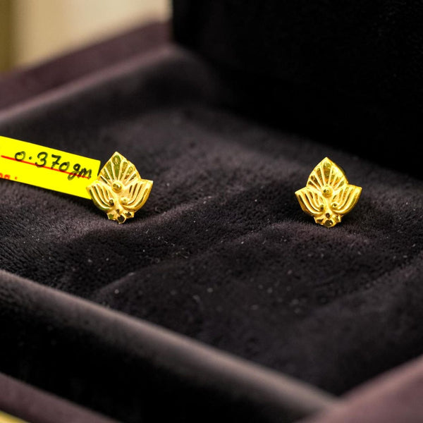 GOLD TOPS- BIS CERTIFIED (WGT: 0.370 GM APPROX) HUID HALLMARK 375 9KT GOLD TOPS 1 PAIR BEST FOR MARRIAGE GIFT.
